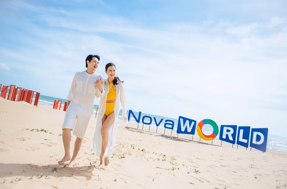 Dong Nhi – Ong Cao Thang tan huong ky nghi tai NovaWorld Phan Thiet