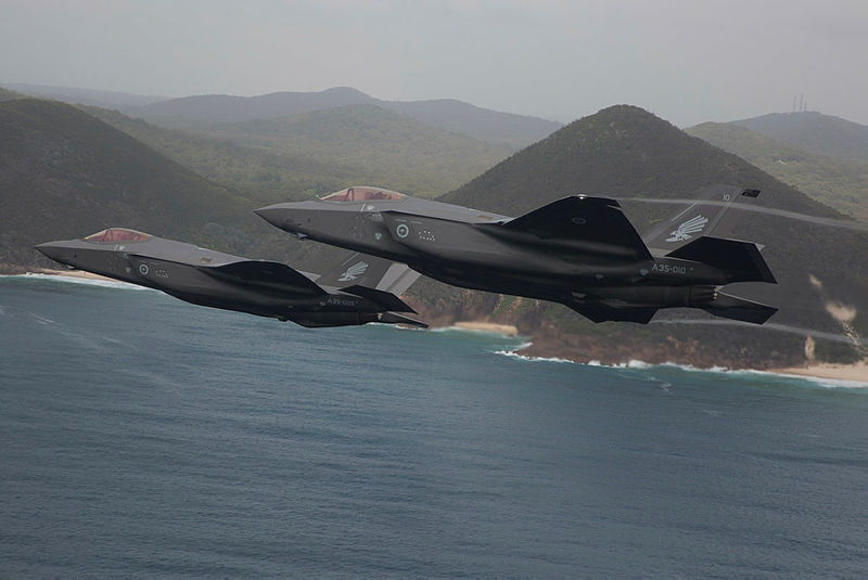 Phía Thổ Nhĩ Kỳ cũng khẳng định, thị trường chiến đấu cơ quốc tế hiện nay là rất rộng với rất nhiều nhà sản xuất cùng nhiều máy bay chiến đấu hiện đại, việc tìm kiếm giải pháp thay thế cho F-35 rõ ràng sẽ là điều đơn giản hơn nhiều so với việc mua loại chiến đấu cơ này từ Mỹ với nhiều yêu cầu rất khó đáp ứng. Nguồn ảnh: USAF.