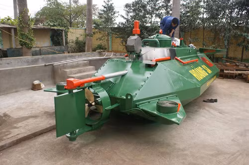 Theo lý thuyết, tàu ngầm Hoàng Sa có khả năng chạy được ở tốc độ tối đa 7 hải lý/giờ, tàu có tự trọng 9 tấn, dài 7 mét, cao 2 mét, ngang 2,5 mét và có thể lặn sâu 50 mét. Nguồn ảnh: TNTS.