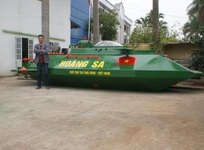 Nếu như tàu ngầm Trường Sa có vẻ ngoài và lớp sơn giống với tàu ngầm quân sự thì Hoàng Sa lại có cấu tạo và cơ chế hoạt động tương đồng với các tàu ngầm lặn nghiên cứu biển, khám phá đại dương trên thế giới hiện nay. Nguồn ảnh: TNTS.
