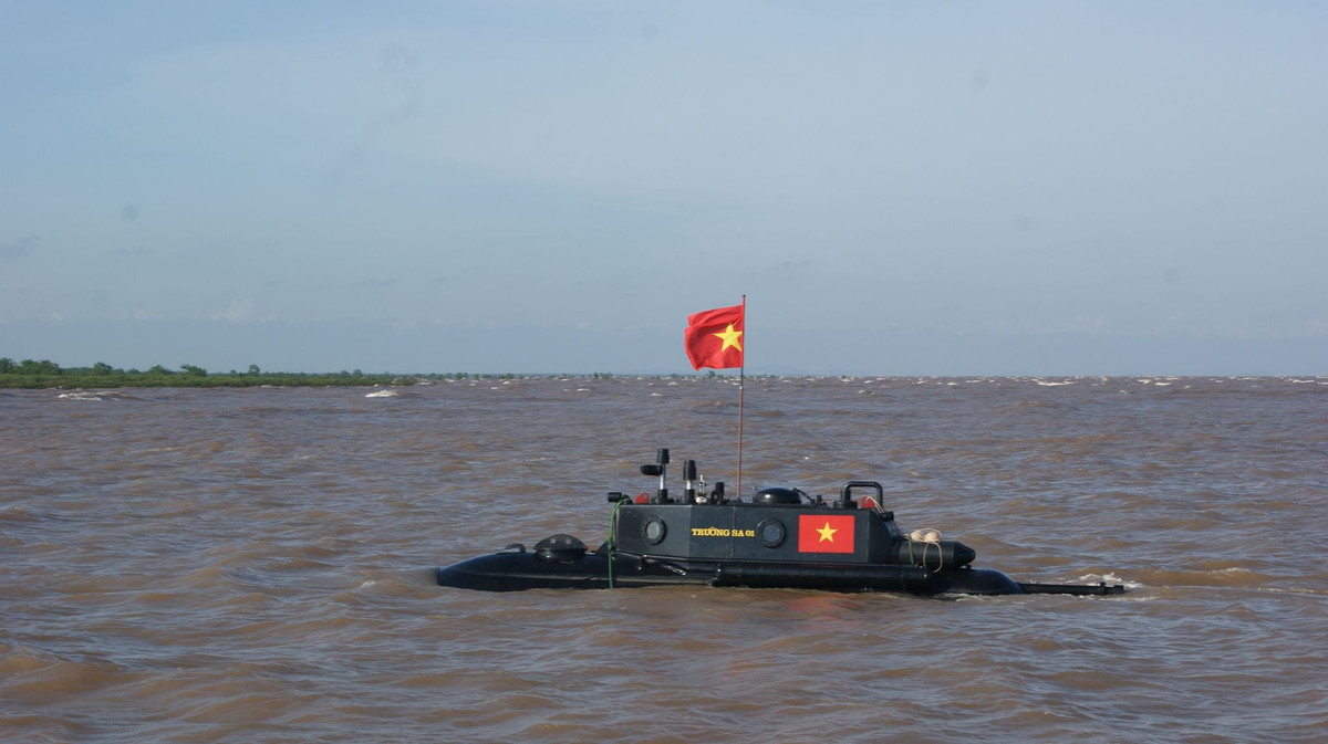 Loại tàu ngầm này có thiết kế khá tương đồng với các tàu ngầm mini dùng trong quân sự trên thế giới hiện nay. Tàu có thể lặn sâu liên tiếp từ 2 tới 2,5 giờ đồng hồ. Nguồn ảnh: TNTS.