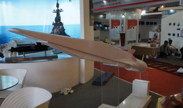 Tuy nhiên có một chi tiết cần quan tâm đó là cấu tạo phần chiến đấu của tên lửa Zircon có khá nhiều nét tương đồng với tên lửa đạn đạo siêu vượt âm DF-17 của Trung Quốc.