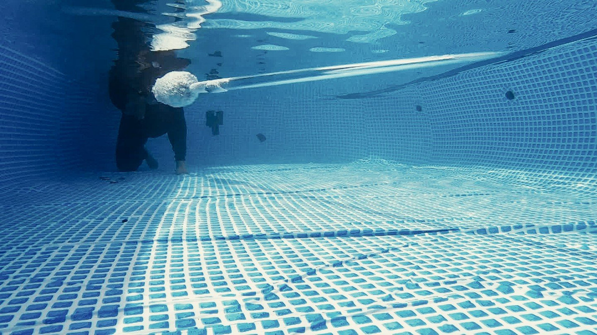 Điểm yếu của thiết kế này đó là viên đạn sẽ cần phải được gia công cực kỳ chính xác, chi phí sẽ rất tốn kém và khi sử dụng trên cạn viên đạn sẽ có uy lực yếu hơn bình thường. Nguồn ảnh: DefenseOne.