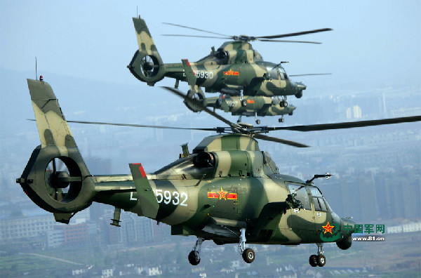 Và cuối cùng là Z-9C - loại trực thăng đa dụng do Trung Quốc tự thiết kế dựa trên chuyển giao công nghệ từ Pháp. Không chỉ làm nhiệm vụ tác chiến khi mang theo vũ khí, Z-9C còn thường được sử dụng vào việc vận chuyển VIP qua lại giữa các tàu chiến của hạm đội Trung Quốc. Nguồn ảnh: BI.