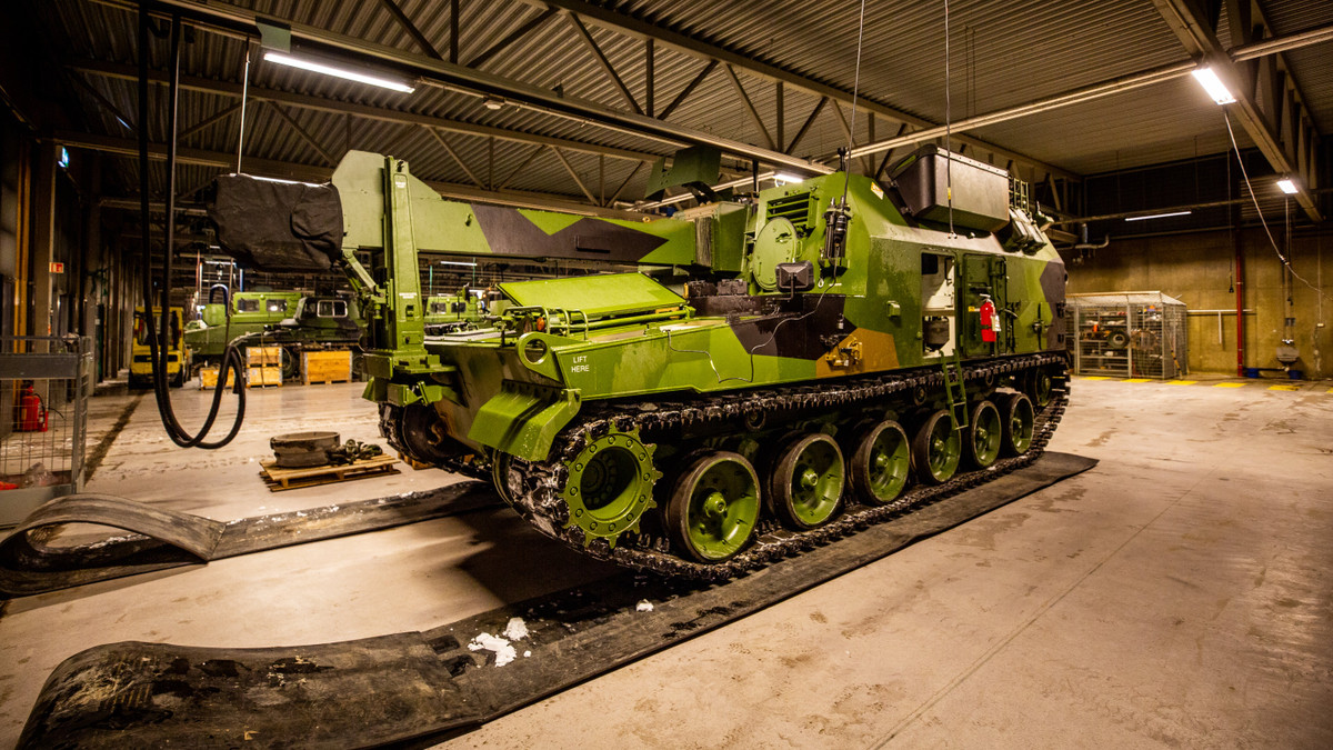 Tuy nhiên, động cơ của K9 Thunder lại không sử dụng hàng "nhà" mà lại nhập khẩu. Động cơ 1000 mã lực của khẩu pháo này là loại Friedichshafen do Đức sản xuất.