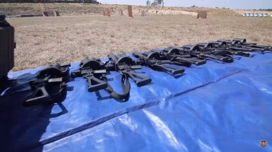 Có thiết kế tương tự như khẩu phóng lựu ổ đạn xoay do Mỹ và Liên Xô thiết kế trong quá khứ, khẩu súng phóng lựu này chủ yếu thích hợp với việc áp chế bộ binh địch. Nguồn ảnh: Sina.