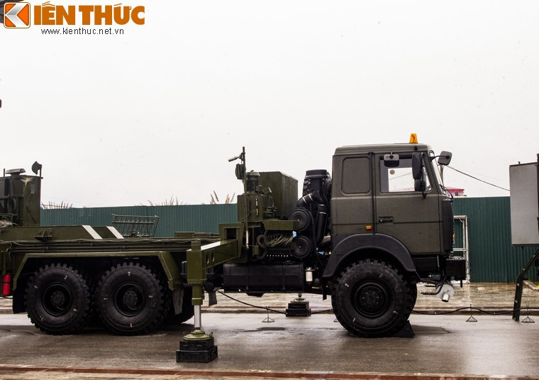 Với tiêm kích tàng hình như F-117A, tầm phát hiện mục tiêu của Vostok là thấp hơn, chỉ khoảng 60 km nhưng chắc chắn máy bay tàng hình sẽ không thể "lọt" qua khỏi tầm bắt bám của loại radar này.