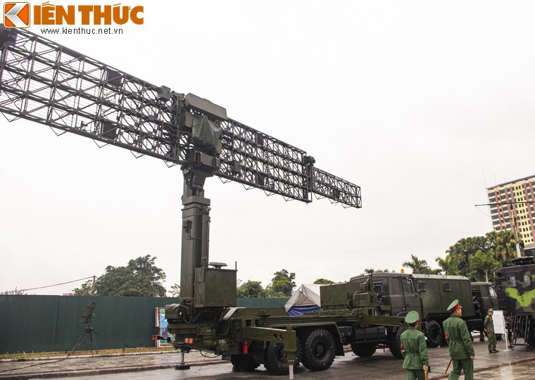 Điều này đồng nghĩa với việc, các loại chiến đấu cơ thế hệ năm trên thế giới từ F-22 Raptor, cho tới F-35, Su-57 hay J-20 của Trung Quốc đều không thể qua mặt được hệ thống RV-02 của Việt Nam.