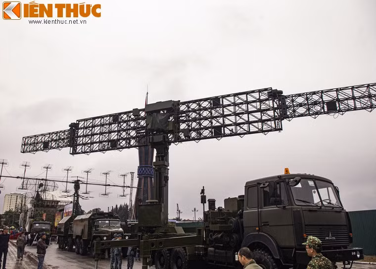 Theo thông số được nhà sản xuất công bố, radar Vostok có khả năng phát hiện máy aby ném bom B-52 ở khoảng cách 255 km, phát hiện máy bay chiến đấu F-14 ở khoảng cách 150 km.