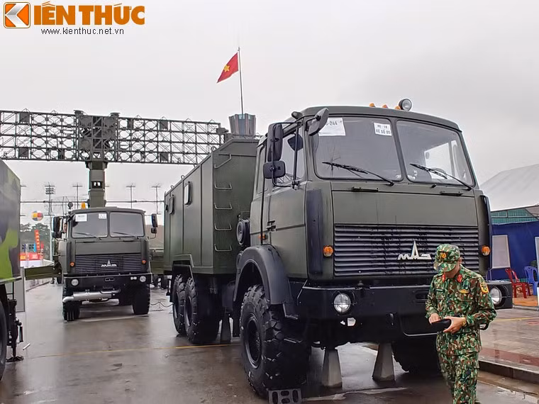 Tuổi thọ trung bình của dàn radar này là tối thiểu 32.000 giờ hoạt động tương đương với 25 năm, sau 14.000 giờ đầu tiên tương đương 10 năm sẽ cần đại tu.