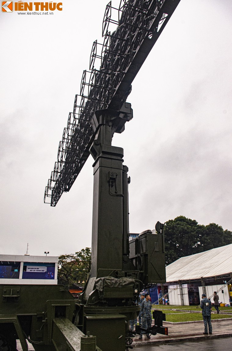 Tầm phát hiện mục tiêu tối đa của radar RV-02 lên tới 360 km, độ lệch mục tiêu tối đa là 25 mét và 0,8 độ - nghĩa là rất nhỏ.