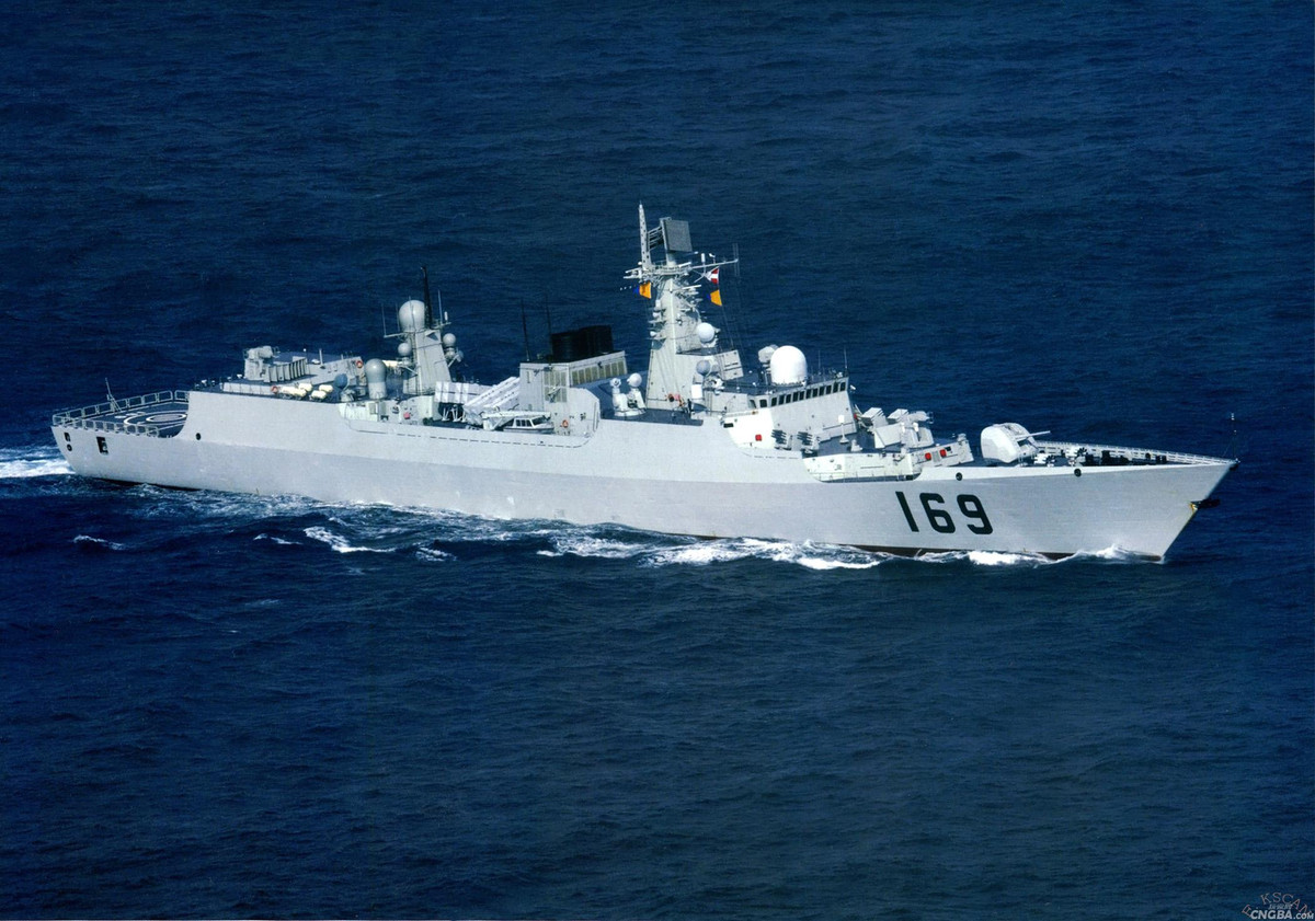 Loại hoả lực phòng không nguy hiểm nhất mà Type 052D mang theo cũng vẫn là các tên lửa phòng không Hồng Kỳ 9, tuy nhiên số lượng mà nó có thể mang theo lại nhiều vượt trội so với phiên bản Type 052C. Nguồn ảnh: QQ.