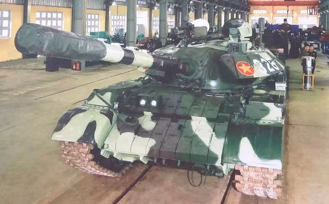 Việc nâng cấp này cho phép các xe tăng T-54/55 trong tương lai có thể hoạt động như "bạn đồng hành" cùng với các xe tăng T-90S/SK trên chiến trường, giúp chúng ta áp đảo về mặt số lượng thiết giáp trên trận tuyến. Nguồn ảnh: QPVN.