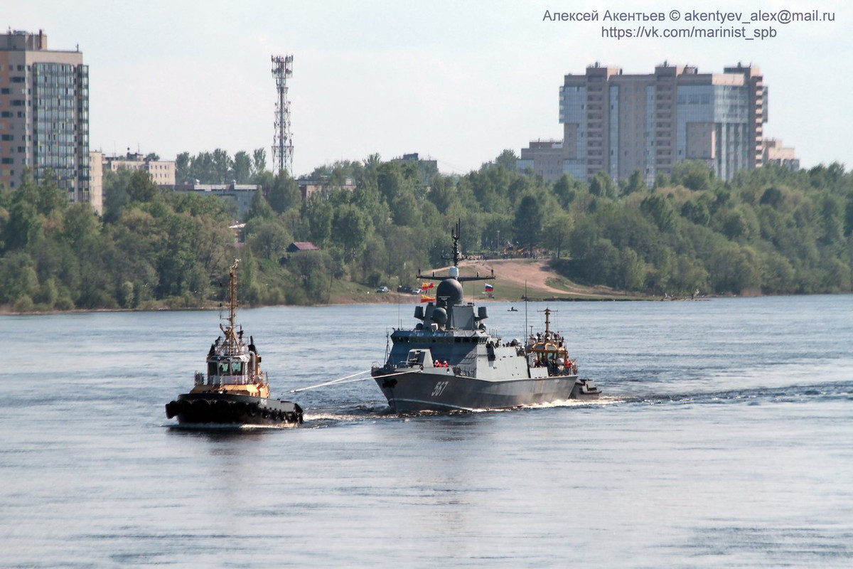 Về cơ bản, việc sở hữu các tàu hộ vệ có độ giãn nước thấp nhưng mang hoả lực không thua kém gì khu trục hạm (tất nhiên là số lượng ít hơn) rõ ràng là một giải pháp khôn ngoan của Nga khi mà hải quân nước này đang ngày càng tụt hậu so với các cường quốc khác của thế giới. Nguồn ảnh: Livejournal.