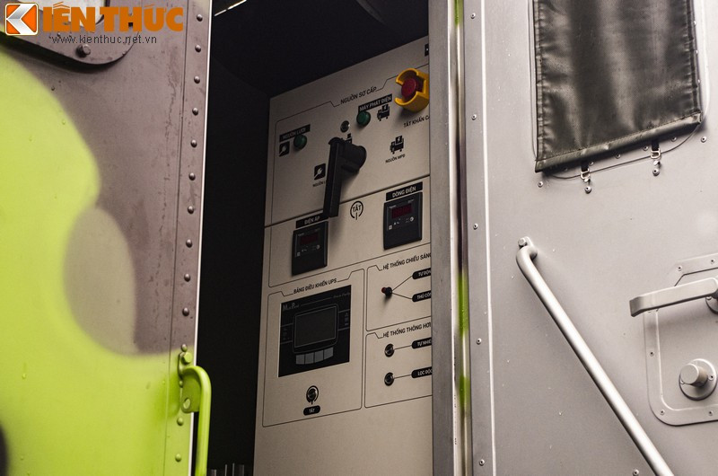 Hệ thống máy phát điện của xe tác chiến điện tử.