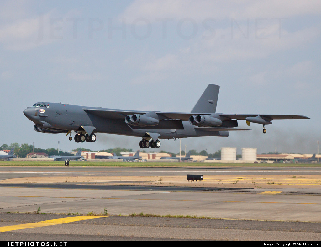 Tháng 10 vừa rồi, Mỹ lại "chọc" vào Nga khi cho các máy bay ném bom chiến lược B-52 xuất hiện gần bán đảo Crimea - khu vực cực kỳ nhạy cảm trên biển Đen vốn đã được Nga thu hồi lại từ năm 2014. Nguồn ảnh: Pinterest.