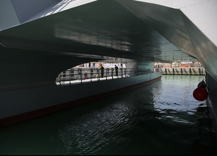 Tàu đa thân có lợi thế rất lớn so với các tàu có thiết kế truyền thống đó là tàu đa thân cho phép tốc độ tối đa của tàu tăng cao, khả năng hoạt động tốt trong vùng nước nông cũng như trong điều kiện thời tiết biển động. Nguồn ảnh: QQ.