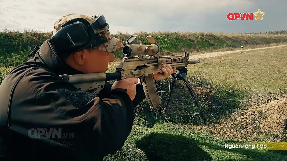 RPK-16 chính là khẩu trung liên hiện đại và mới nhất của quân đội Nga, sở hữu thiết kế hiện đại, tính năng chiến đấu đột phá, cùng cách sử dụng dễ dàng, RPK-16 được ví như siêu súng đến từ tương lai