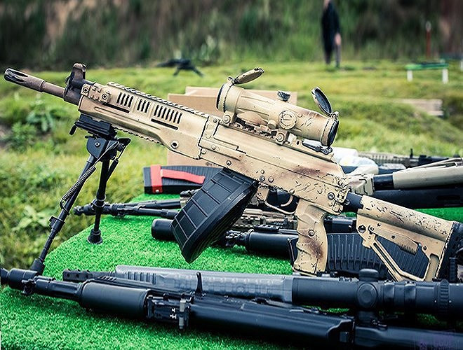 Súng máy RPK-16 tiếp tục là loại vũ khí mới nhất được Nga thử nghiệm tại chiến trường Syria. Trước đó, nước này cho biết đã mang khoảng 400 các chủng loại vũ khí khác nhau sang chiến trường này để thử nghiệm