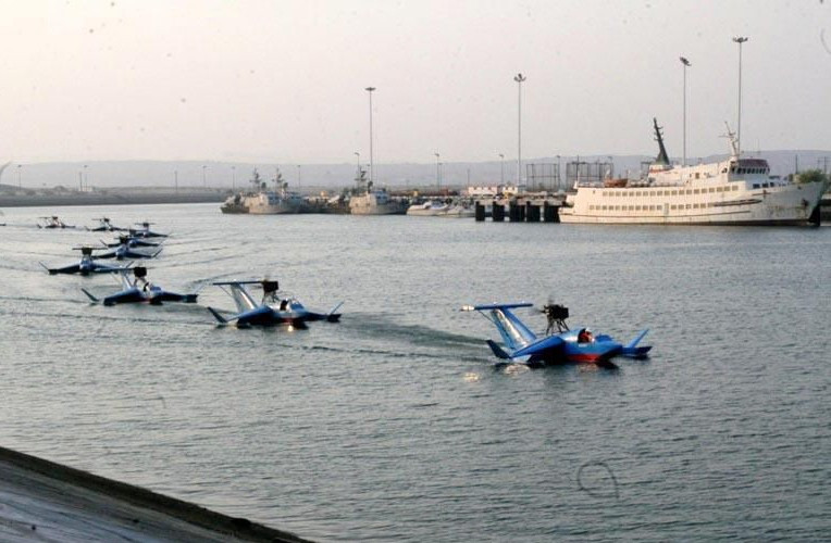 Giới chuyên gia nhận định, khó có thể tiêu diệt Bavar-2 bằng tên lửa phòng không, bởi vì nó bay quá thấp. Trong khi đó, tên lửa chống tàu gần như không thể đối phó được Bavar-2 bởi vì nó không chạm vào mặt nước và chuyển động quá nhanh.