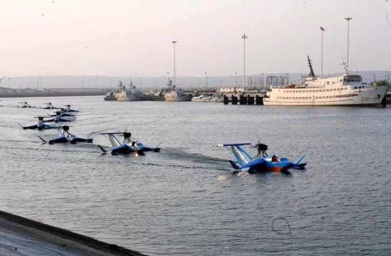 Giới chuyên gia nhận định, khó có thể tiêu diệt Bavar-2 bằng tên lửa phòng không, bởi vì nó bay quá thấp. Trong khi đó, tên lửa chống tàu gần như không thể đối phó được Bavar-2 bởi vì nó không chạm vào mặt nước và chuyển động quá nhanh.