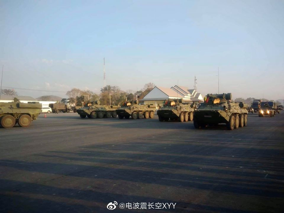 Trong cuộc duyệt binh sắp diễn ra mừng ngày kỷ niệm Quân đội Hoàng gia Thái Lan, dự kiến sẽ có sự tham gia của các loại xe tăng M60 Patton, T-84 Oplot, xe tăng chủ lực VT-4, xe thiết giáp BTR-3U, xe chiến đấu bộ binh Stryker, AAV7 và pháo tự hành CAESAR 155mm. Nguồn ảnh: Forces.