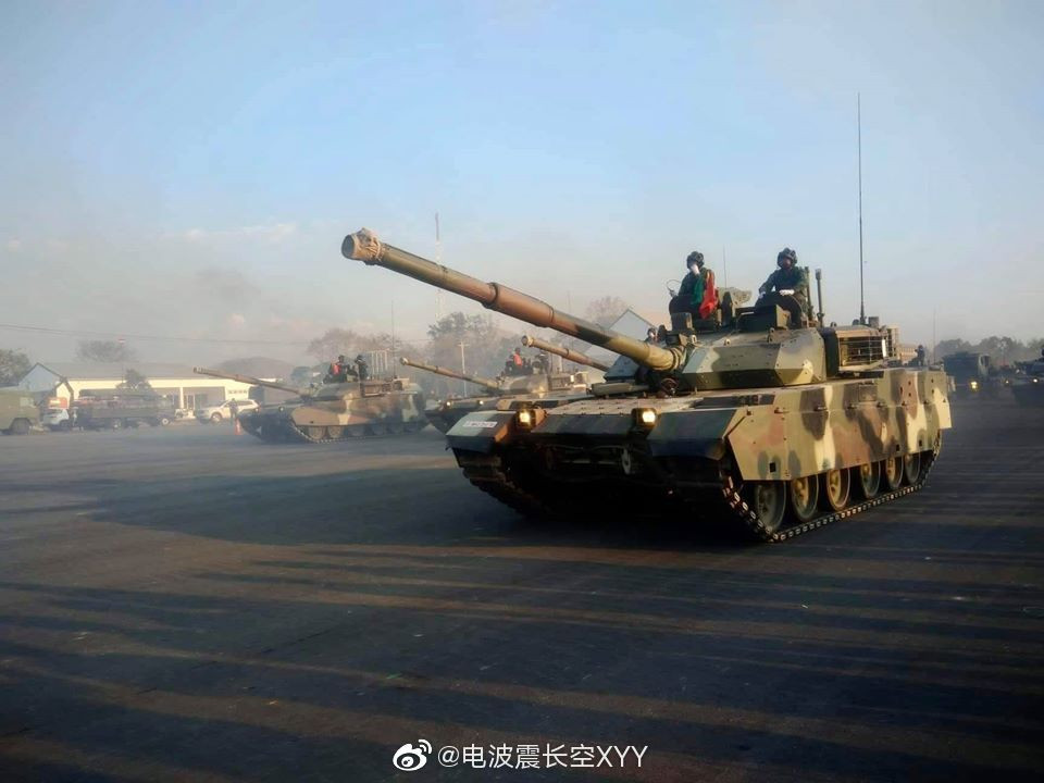 Việc đa dạng hoá nguồn gốc của các loại phương tiện sử dụng trong biên chế khiến quân đội Thái Lan có sức mạnh thiết giáp vượt trội các quốc gia lân cận như Myanmar, Lào hay Campuchia. Nguồn ảnh: Forces.