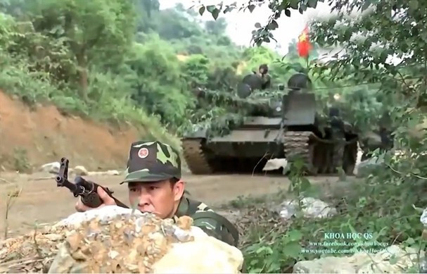 Phương án thay thế này cũng giống như gói nâng cấp T-55M3 trong quá khứ. Việc trang bị pháo cỡ 120mm cho T-62 thậm chí còn giúp loại xe tăng này đối đầu trực diện được với nhiều loại thiết giáp đời mới đang được sử dụng trên thế giới. Nguồn ảnh: KHQS.