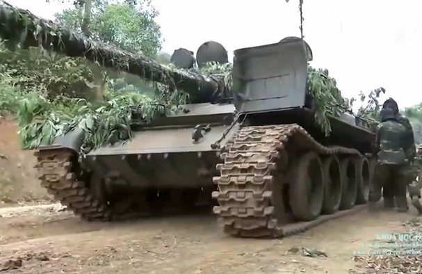 Việc trang bị được các loại pháo có kích thước 120mm về cơ bản sẽ giúp nâng cấp hỏa lực của T-62 lên ngang tầm với các loại xe tăng chủ lực của NATO hiện nay dù vẫn thua kém vài phần so với T-90 hay T-72 của Nga. Nguồn ảnh: KHQS.