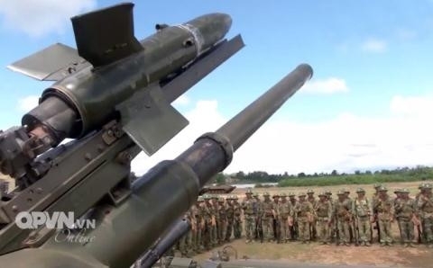 Hiệu quả diệt tăng của AT-3A đã được lịch sử chứng minh, loại hỏa lực này có trọng lượng tổng cộng 30 kg, mang theo đầu đạn từ 2,6 tới 3,5 kg tùy phiên bản, tốc độ bay 115 mét/giây và có thể tiêu diệt mục tiêu trong tầm từ 500 tới 3000 mét. Nguồn ảnh: QPVN.