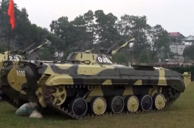 Đây là loại hỏa lực cực kỳ "ăn tiền" trên những xe chiến đấu bộ binh BMP-3. Với tên lửa chống tăng ATGM, chúng ta có thể tự tin cho xe chiến đấu bộ binh BMP-1 đối đầu xe tăng chủ lực của đối phương. Nguồn ảnh: Danviet.