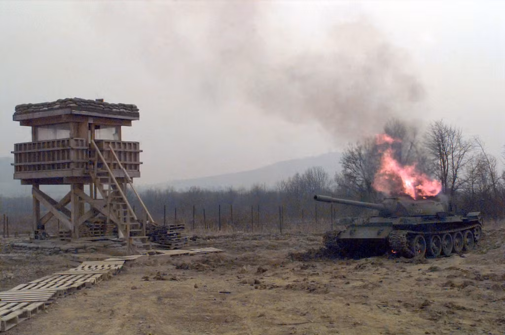 Trong trường hợp xe bị kích nổ hầm đạn sau khi dính hỏa lực đối phương, nhiều khả năng kíp chiến đấu của xe sẽ bị tiêu diệt hoàn toàn, không thể thoát ra ngoài. Nguồn ảnh: Pinterest.