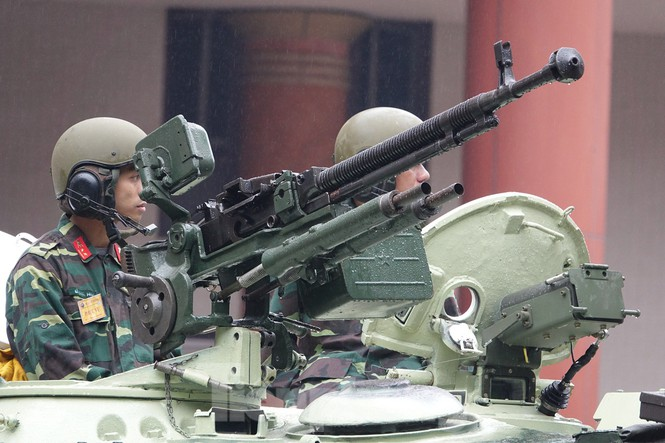 Ngoài ra, các cải tiến về đạn pháo cũng cho phép xe tăng chủ lực T-54M có khả năng khai hoả với độ chính xác và độ xuyên cao hơn ở phiên bản gốc từ 1,7 cho tới 2,2 lần. Nguồn ảnh: Tienphong.