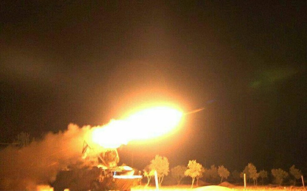 Theo tuyên bố của Thiếu tướng Yahya Sari, phát ngôn viên của Lực lượng Vũ trang Yemen (đồng minh chủ chốt Houthi), vụ bắn hạ diễn ra hôm 29-11 khi chiếc trực thăng tấn công của Saudi Arabia đang hoạt động ở khu vực giáp ranh biên giới Yemen.