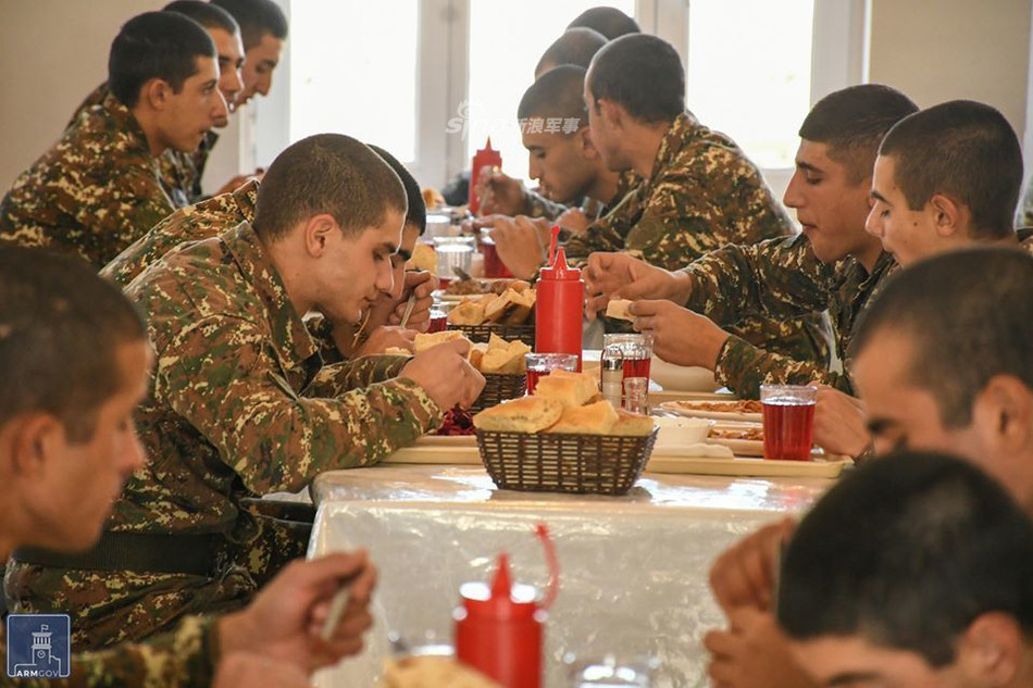 Tuy nhiên trên thực tế thì quốc gia này có tỷ lệ công dân nam trong độ tuổi phục vụ nghĩa vụ quân sự rất ít. Nguồn ảnh: Sina.