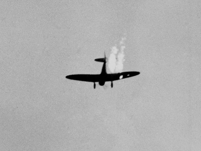 Với độ cơ động cực cao, các chiến cơ A6M Zero của Nhật đã khiến người Mỹ phải choáng váng, thậm chí hàng năm trời sau đó, các tiêm kích này của Nhật vẫn reo rắc nỗi sợ hãi khắp Thái Bình Dương vì người Mỹ không thể tìm ra được chiến thauatj hợp lý. Nguồn ảnh: BI.