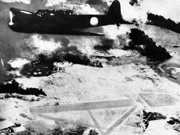 Loại máy bay này có tầm bay lớn, khả năng hoạt động trong điều kiện thời tiết xấu khá tốt, tính năng bay ưu việt,... Về cơ bản, A6M Zero là loại máy bay hiện đại nhất ở Thái Bình Dương thời bấy giờ, vượt trội hoàn toàn máy bay Mỹ. Nguồn ảnh: BI.