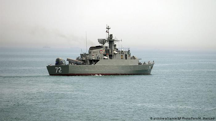 Tầm hoạt động của khinh hạm Alborz của Iran tối đa là 9000 km ở tốc độ 15 hải lý giờ. Tàu có biên chế thuỷ thủ đoàn đầy đủ từ 125 tới 146 người tuỳ từng cấu hình vũ khí. Nguồn ảnh: Livejour.