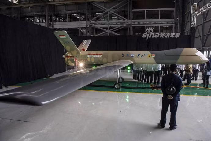 Theo đó, các ứng dụng trong lĩnh vực dân sự của loại máy bay không người lái này sẽ bao gồm chụp bản đồ không ảnh, tìm kiếm cứu hộ cứu nạn hoặc bảo vệ lãnh hải. Nguồn ảnh: Sina.