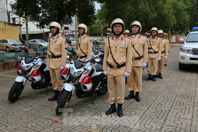 Ngay sau lệnh của Giám đốc Công an tỉnh Đắk Lắk các đơn vị nghiệp vụ đã cùng xuất phát