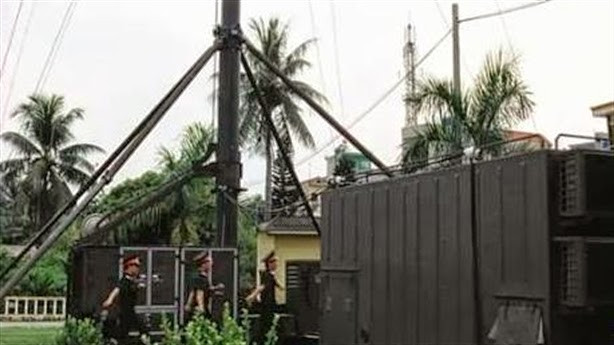 Điểm đặc biệt là Vera-NG có công suất tiêu thụ điện năng khá thấp, trạm trung tâm chỉ có công suất 230 Watt trong khi đó các trạm quét chỉ tốn 190 Watt cho mỗi trạm. Tổng cộng toàn bộ hệ thống tốn không quá 1000 Watt điện. Nguồn ảnh: DefenseStudies.