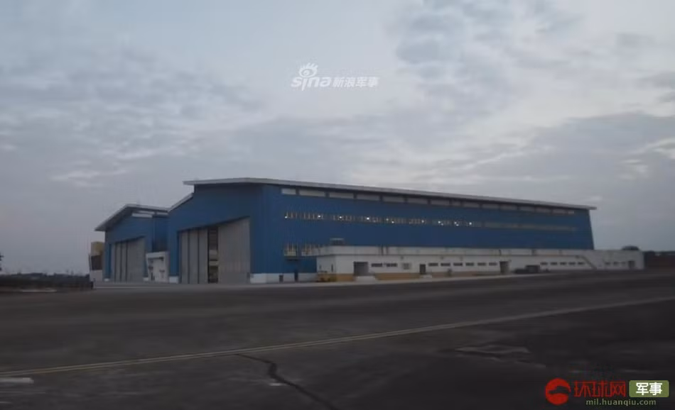 Tại nhà máy sản xuất máy bay Hán Tường, Đài Loan đang tích cực nâng cấp các chiến đấu cơ F-16A/B của lực lượng này lên phiên bản F-16V hiện đại nhất. Nguồn ảnh: Sina.