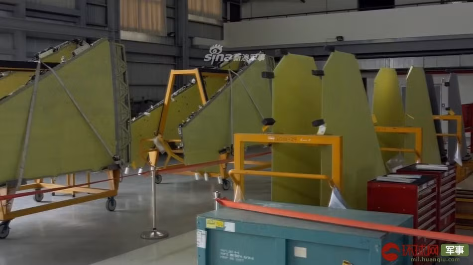 Cánh đuôi của tiêm kích F-16V được chuẩn bị sẵn để thay thế cho cánh đuôi trên những tiêm kích F-16A/B. Nguồn ảnh: Sina.