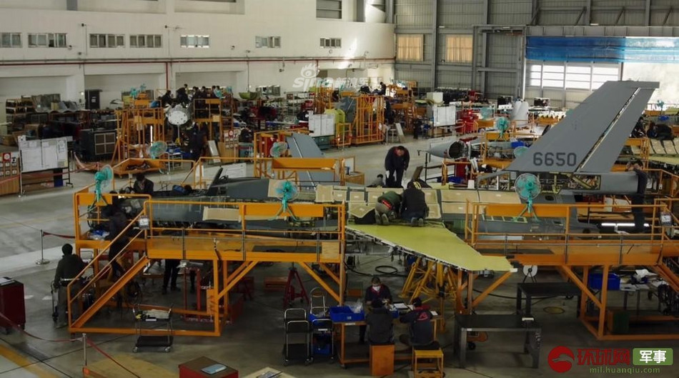 Trong quá khứ Trung Quốc từng mua 145 chiến đấu cơ F-16A/B của Mỹ, tới nay, tổng cộng lực lượng này còn 143 chiếc đang hoạt động tốt, hai chiếc đã hư hỏng do tai nạn. Nguồn ảnh: Sina.