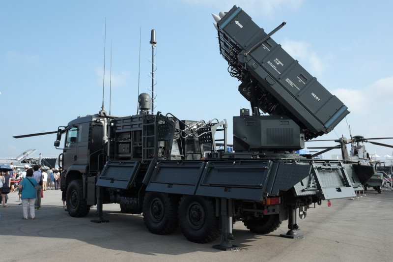 Tên lửa có khả năng bao quát 360 độ, quét tập trung góc phương vị 120 và phát hiện được máy bay ném bom chiến lược của đối phương ở cự ly tối đa 410 km. Nguồn ảnh: Pinterest.