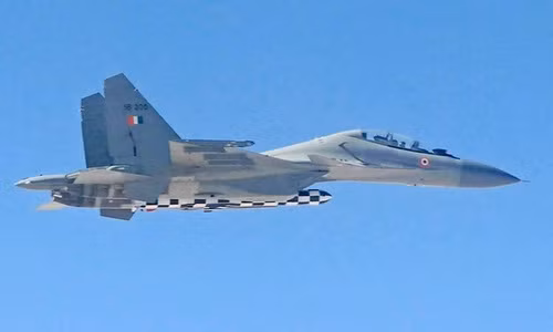 Việc tên lửa BrahMos tương thích với chiến đấu cơ Su-30MKI là một tín hiệu cực kỳ đáng vui mừng vì trong tương lai, loại tên lửa này hoàn toàn có thể tương thích với chiến đấu cơ Su-30MK2V mà Việt Nam đang sử dụng, vốn không có nhiều khác biệt so với phiên bản Su-30MKI. Nguồn ảnh: Pinterest.