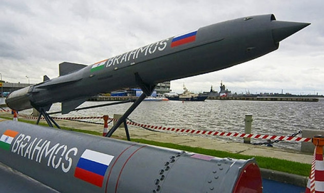 Với việc Trung Quốc bị gạt ra khỏi các quốc gia được quyền mua tên lửa BrahMos, rất nhiều các quốc gia trong khu vực Đông Nam Á sẽ tiếp tục để mặt tới loại tên lửa chống hạm này và coi đây như một thứ vũ khí "độc quyền", đặc biệt là trong lúc Trung Quốc vẫn chưa có loại vũ khí nào tương tự. Nguồn ảnh: Pinterest.