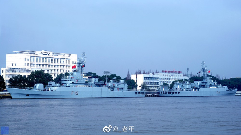Trong khi đó, khinh hạm mang số thân 523 với tên Bồ Điền trước kia của Trung Quốc lại được đổi tên thành BNS Khalid Bin Walid cùng số thân F19. Nguồn ảnh: QQ.