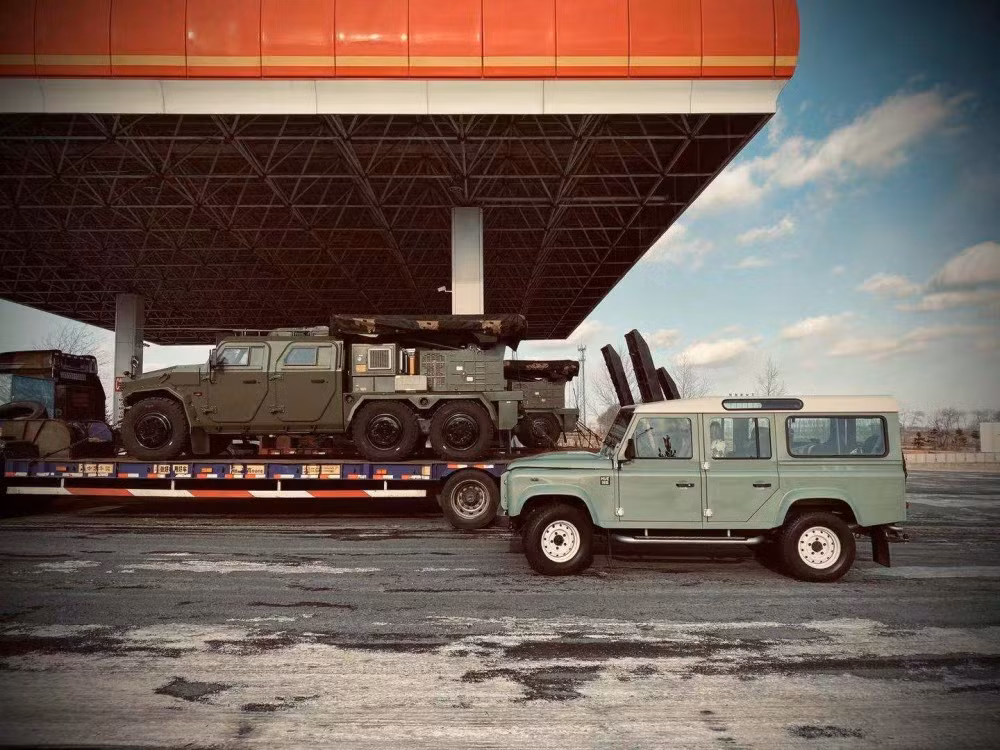 Hiện tại, chưa rõ loại radar phản pháo đời mới này của Trung Quốc có thông số cụ thể ra sao, tuy nhiên nhiều khả năng dàn radar này không chỉ phản pháo mà còn có thể "bắt" được cả đường bay của những vật thể bay ở độ cao thấp, tốc độ chậm như máy bay trực thăng. Nguồn ảnh: Sina.