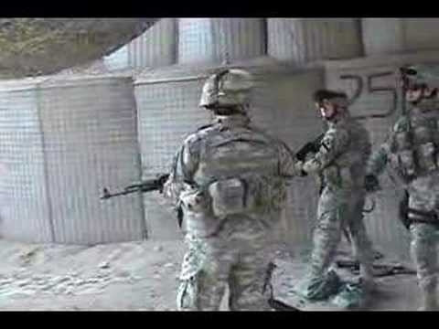 RPG-7 là loại súng chống tăng vác vai không giật được Liên Xô đưa vào sử dụng từ năm 1961. Loại súng này có thể thực hiện nhiều nhiệm vụ khác nhau với từng loại đạn chuyên biệt. Đối với nhiệm vụ chống tăng, nếu RPG-7 dùng đạn 1 tầng PG-7VL cũng đã cho phép xuyên thủng 330mm RHA và khi sử dụng đạn 2 tầng chống ERA PG-7VR thì sức xuyên lên tới 750mm RHA. Với góc chạm tốt RPG-7 có khả năng hạ gục cả 1 chiếc xe tăng chủ lực hiện đại.